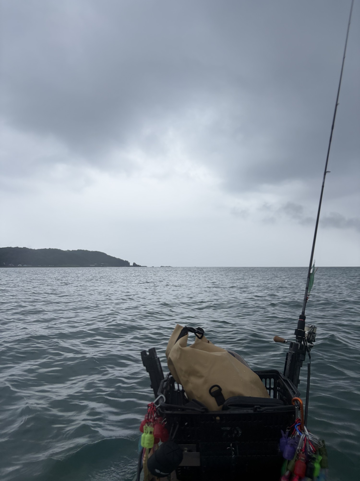 SUPの上から見た海と空
